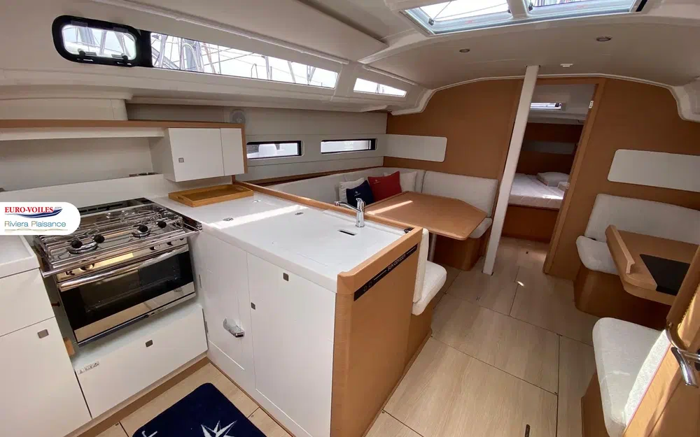 slider 9 Jeanneau Sun Odyssey 415
