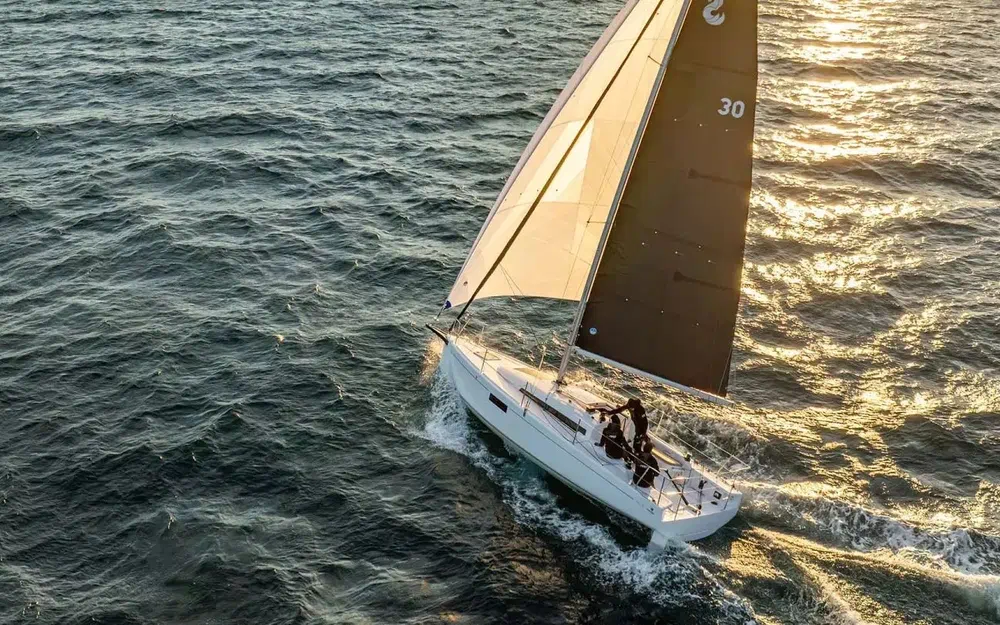slider 2 Beneteau First 30