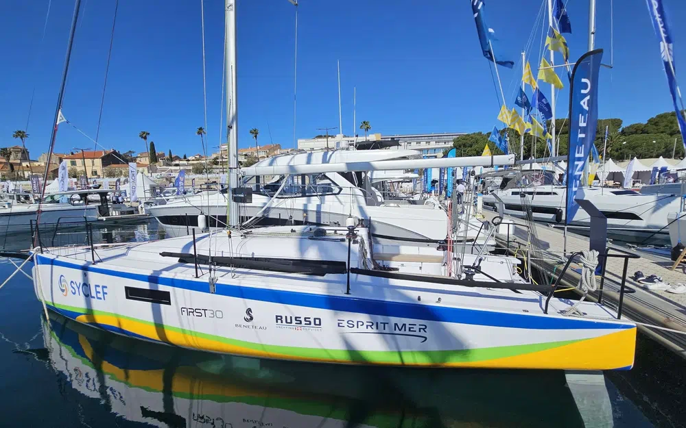 slider 3 Beneteau First 30