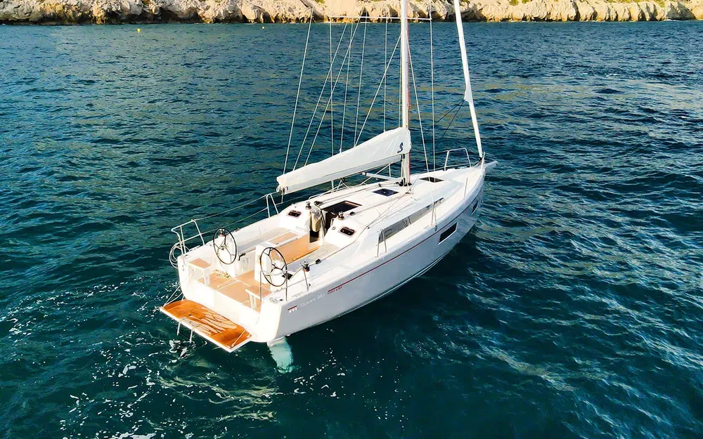 slider 1 Beneteau Oceanis 34.1