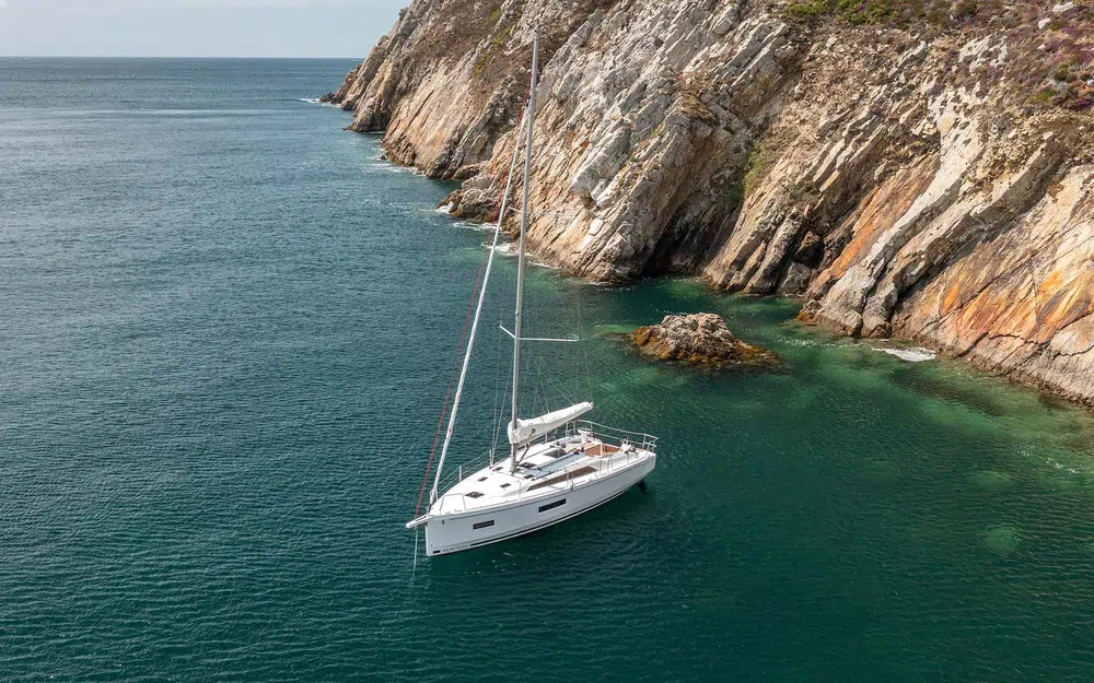 slider 1 Beneteau Oceanis 37.1