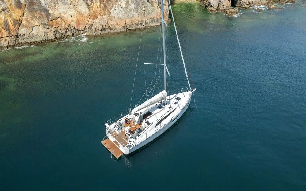 slider 2 Beneteau Oceanis 37.1
