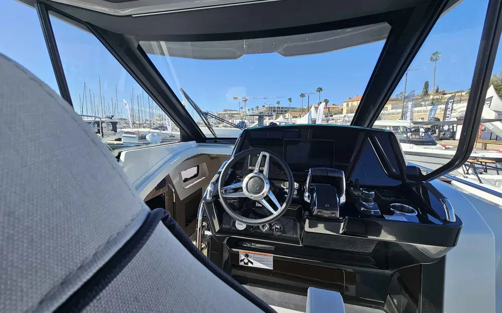 slider 10 Beneteau Gran Turismo 35