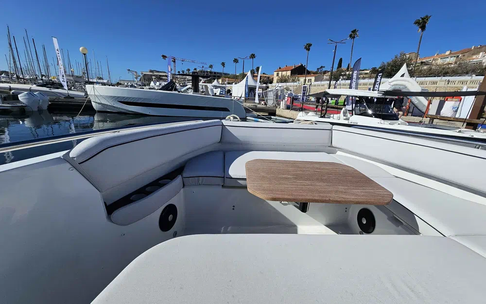 slider 17 Beneteau Gran Turismo 35