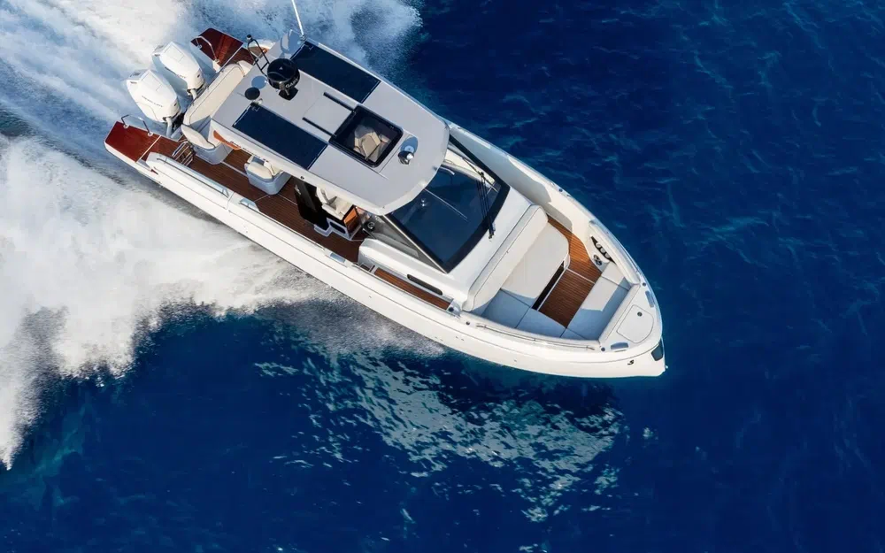slider 1 Beneteau Gran Turismo 35