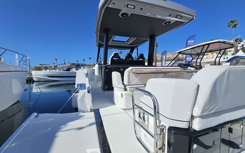 slider 5 Beneteau Gran Turismo 35