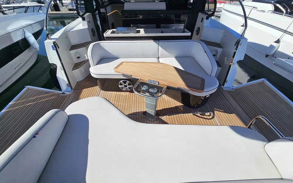 slider 9 BENETEAU GRAN TURISMO 40