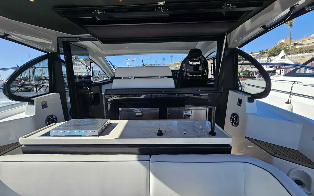 slider 10 BENETEAU GRAN TURISMO 40