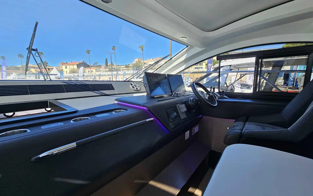 slider 13 BENETEAU GRAN TURISMO 40