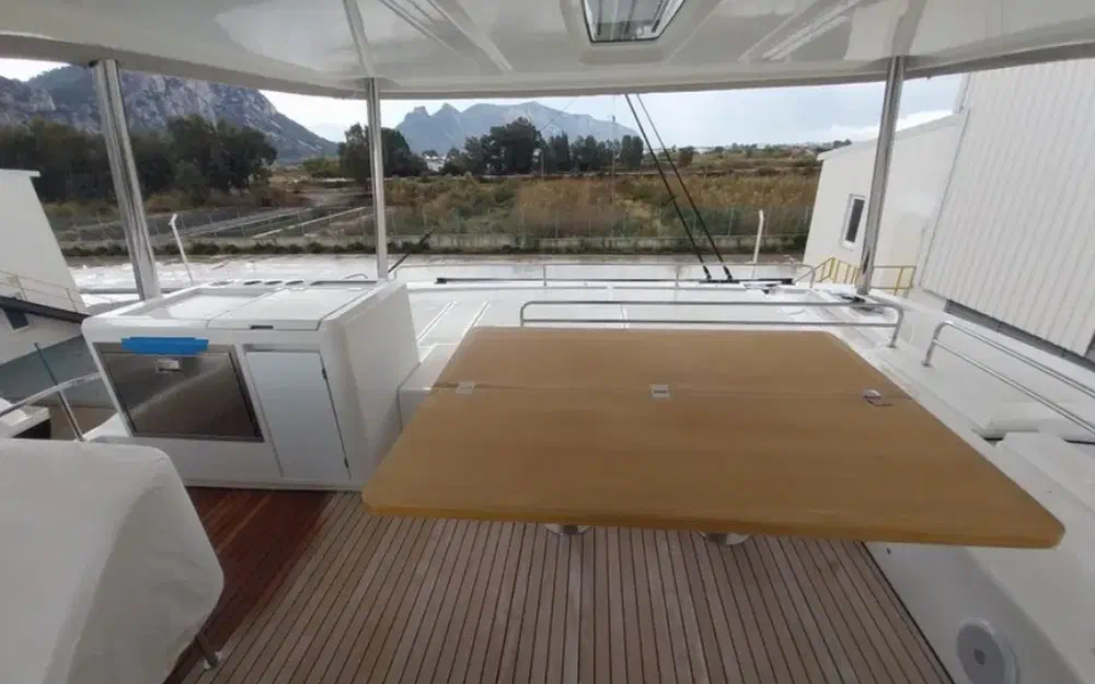 slider 16 Lagoon 55