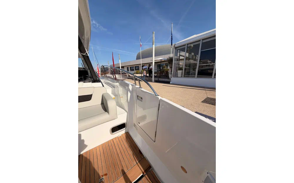 slider 18 Jeanneau TH 38