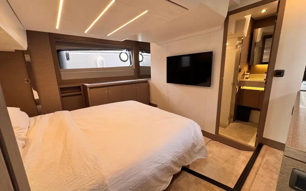 slider 12 Prestige Yachts 520 Fly