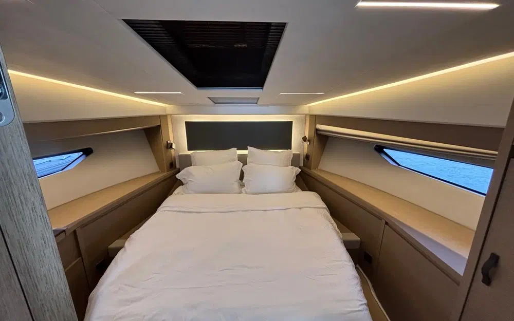 slider 13 Prestige Yachts 520 Fly
