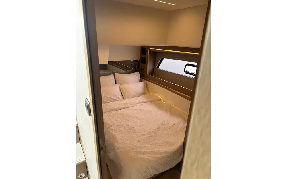 slider 14 Prestige Yachts 520 Fly