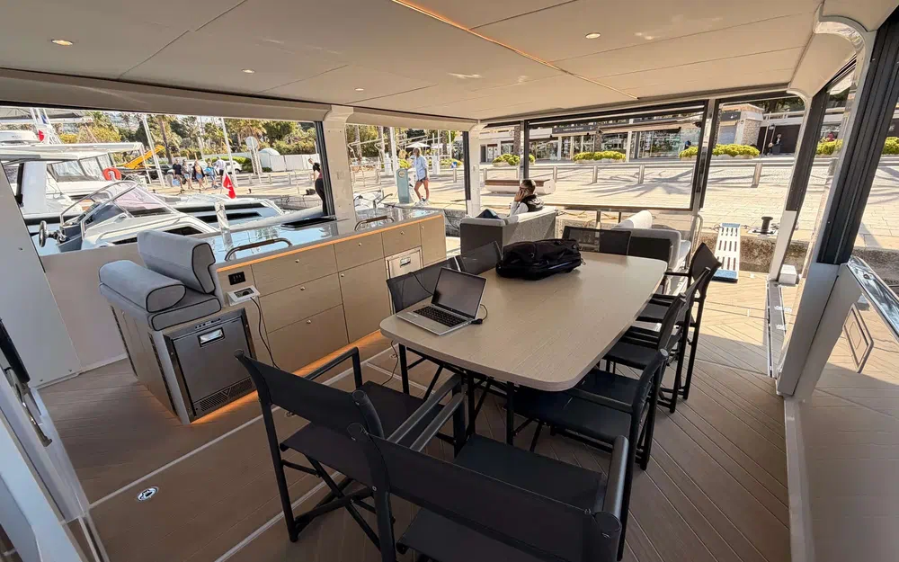 slider 10 Jeanneau Sea Loft 480