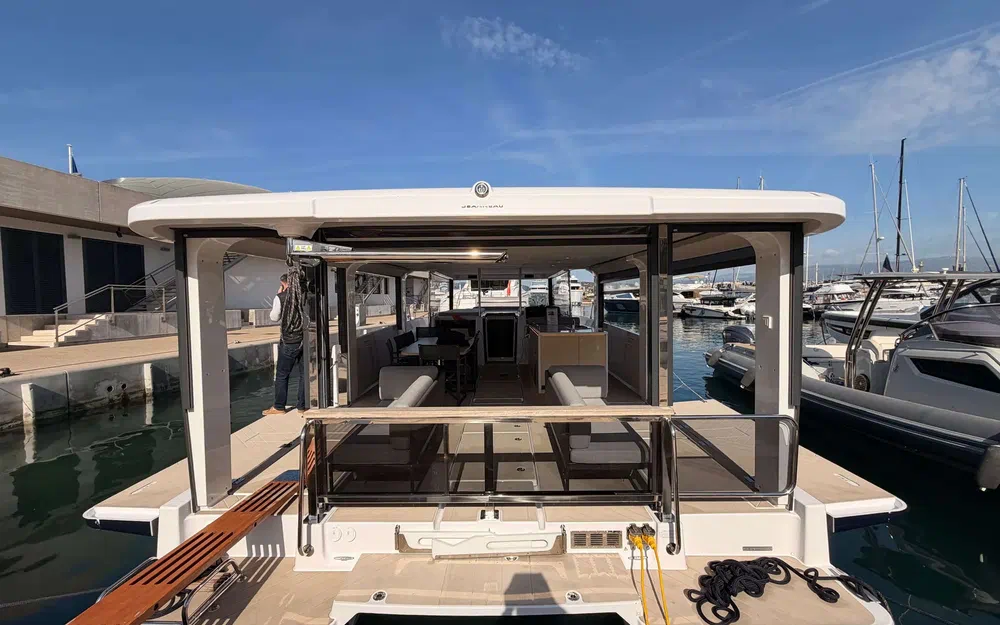 slider 3 Jeanneau Sea Loft 480