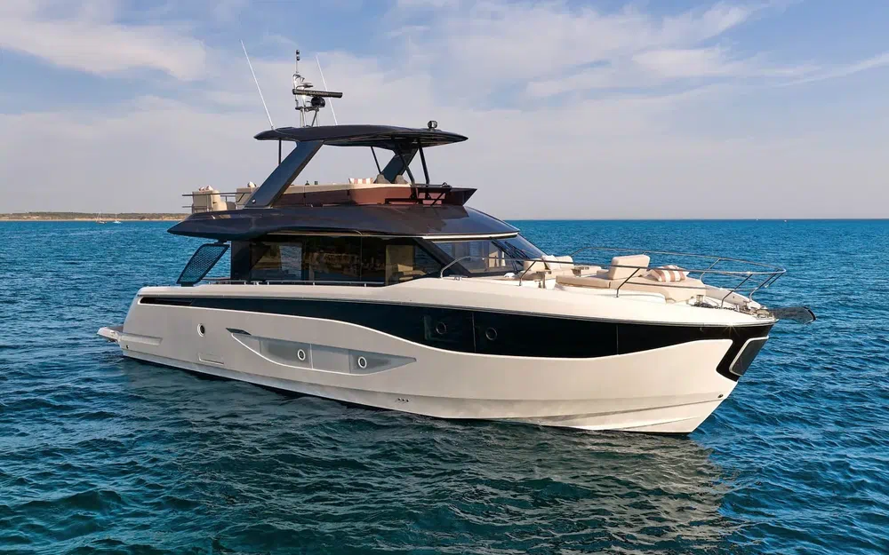 slider 0 Prestige Yachts F6.7