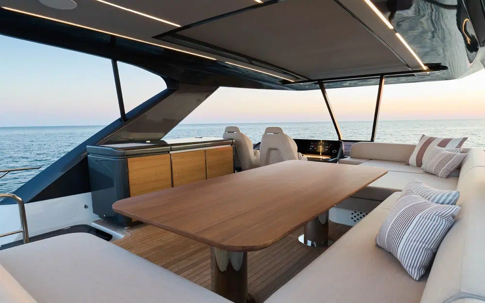 slider 9 Prestige Yachts F6.7