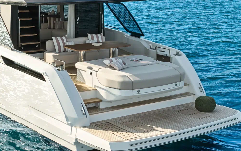 slider 11 Prestige Yachts F6.7