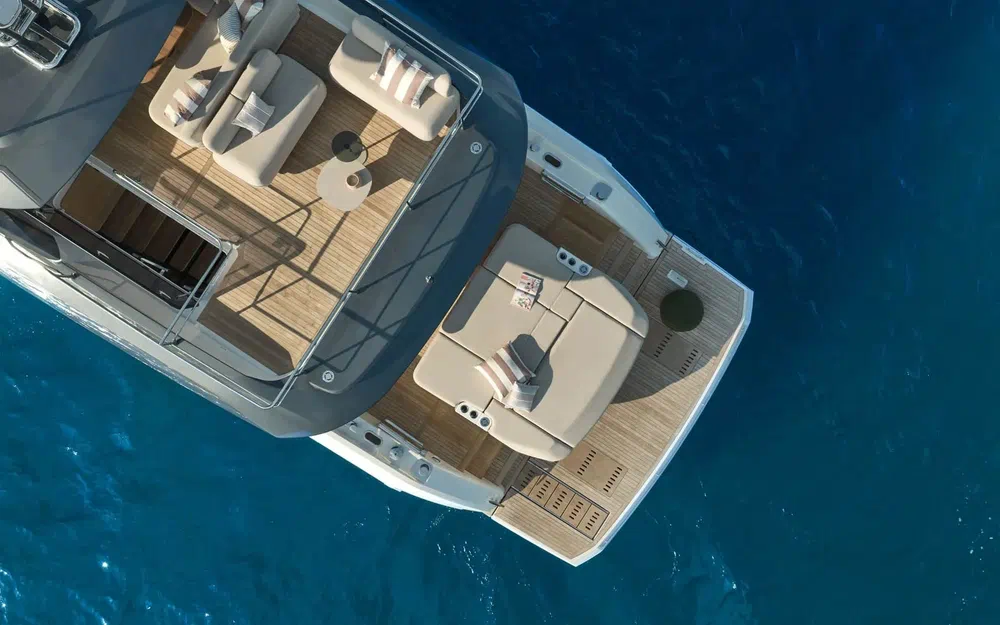 slider 2 Prestige Yachts F6.7