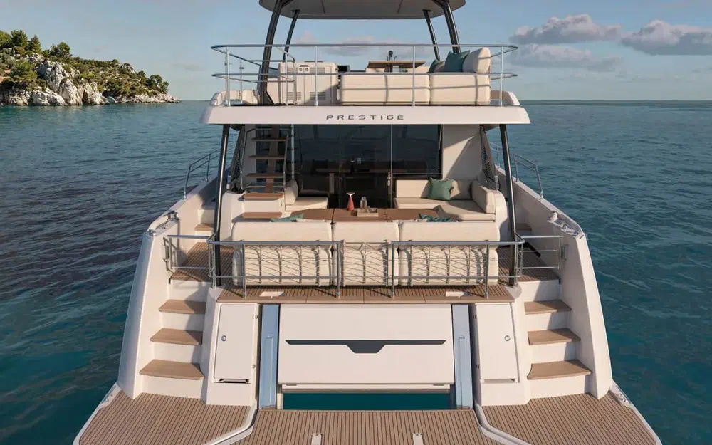slider 0 Prestige Yachts M6