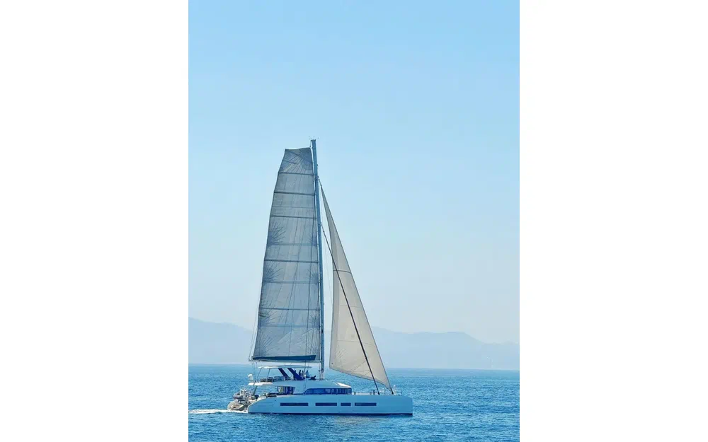 slider 0 Lagoon Seventy 7