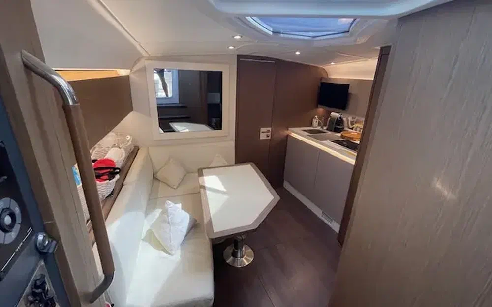 slider 11 Beneteau Gran Turismo 40