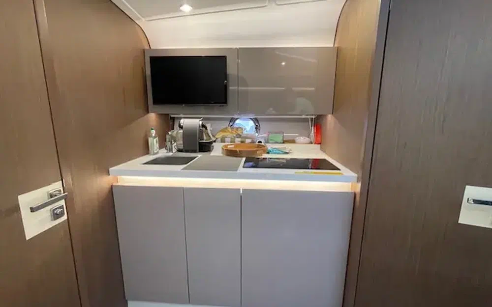slider 12 Beneteau Gran Turismo 40