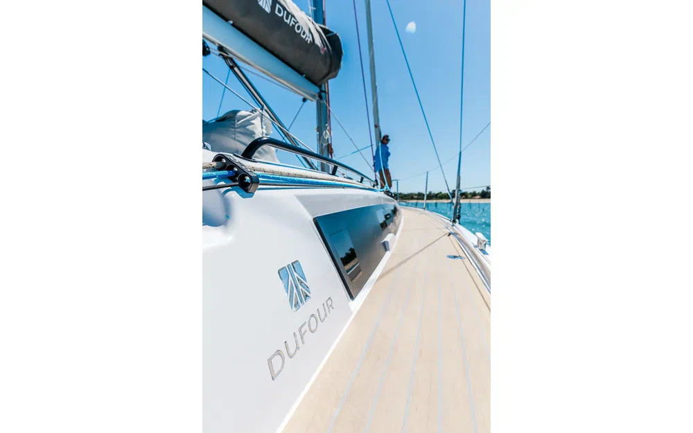 slider 9 Dufour 37