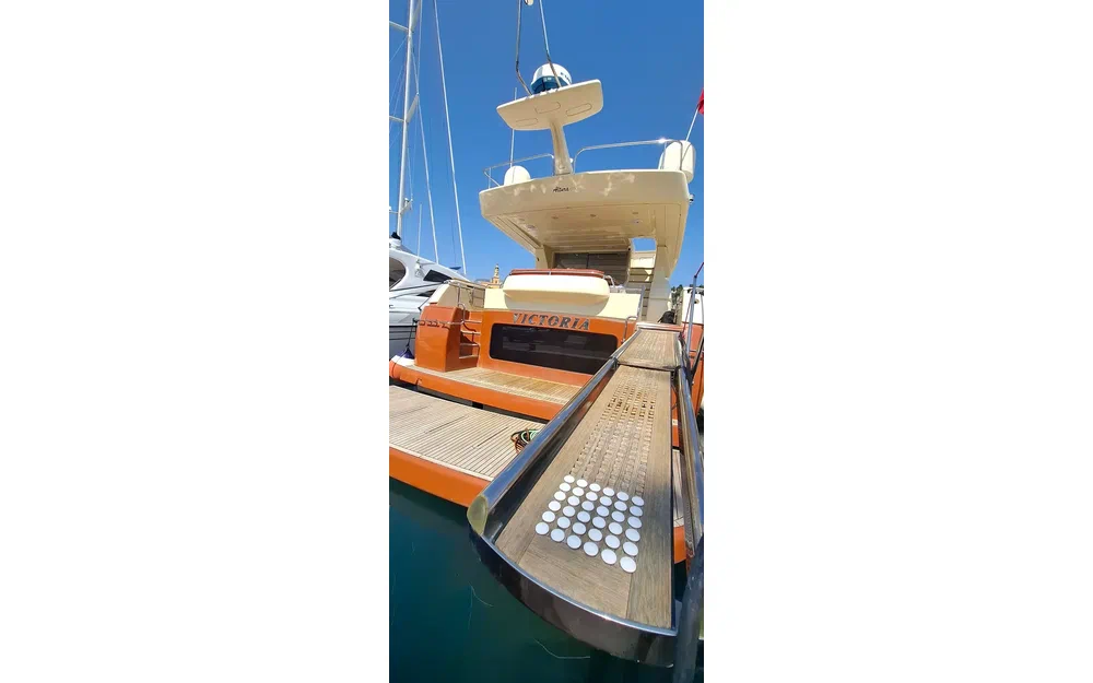 slider 14 Ferretti Altura 690