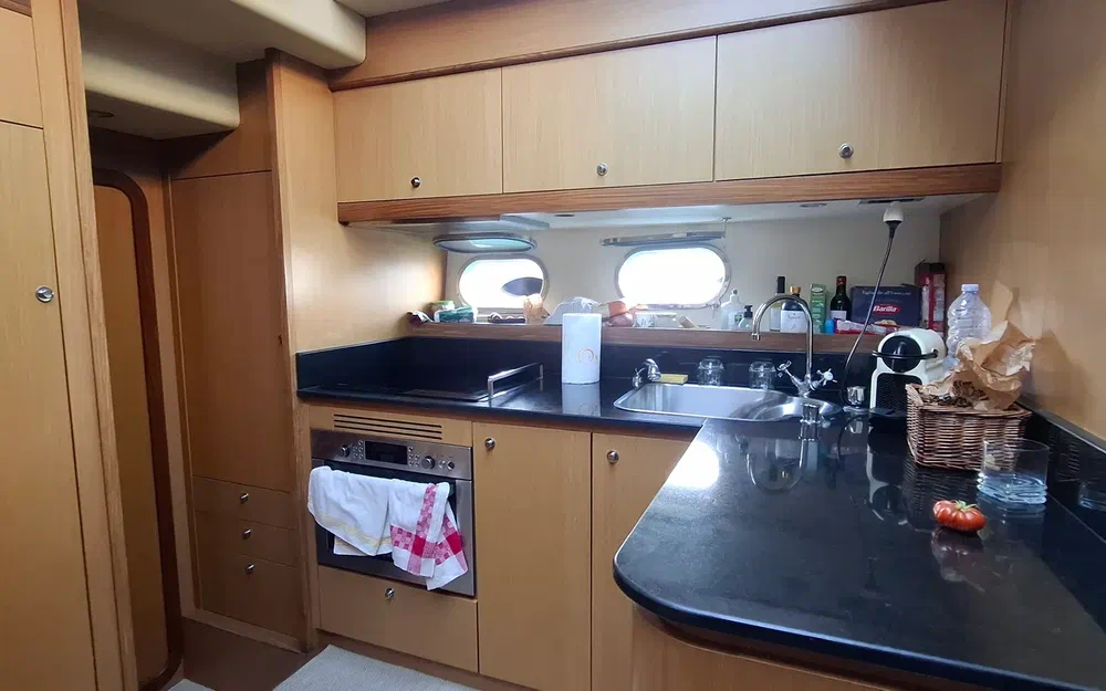 slider 3 Ferretti Altura 690
