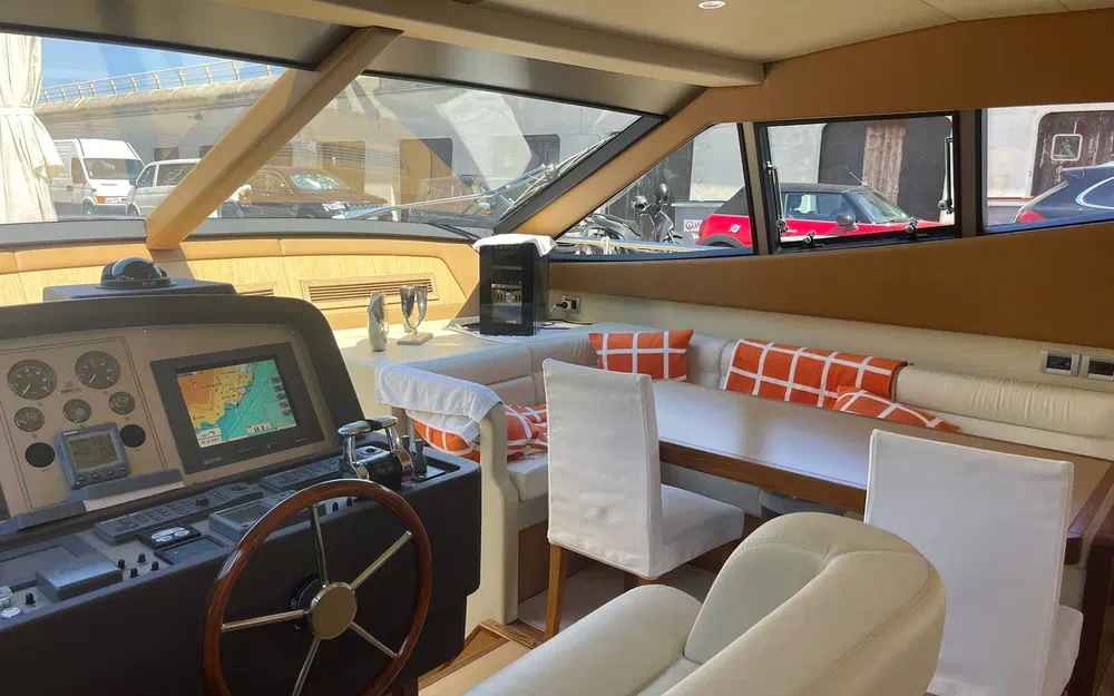 slider 16 Ferretti Altura 690