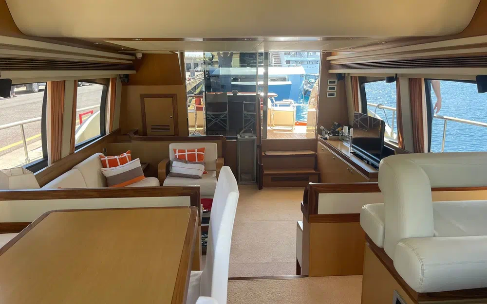 slider 2 Ferretti Altura 690