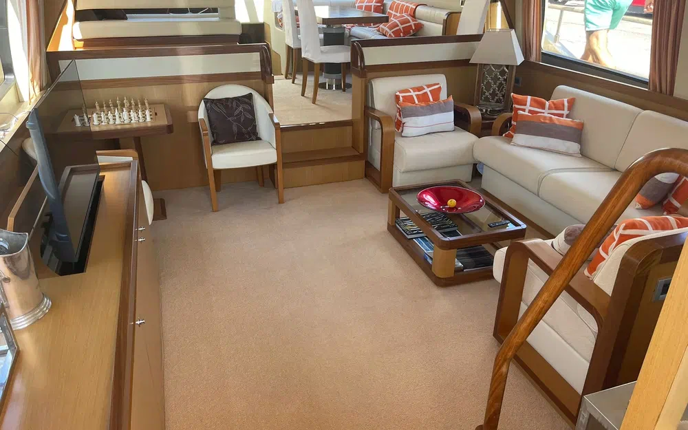 slider 19 Ferretti Altura 690