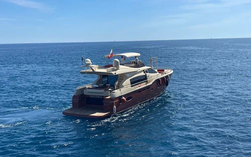 slider 21 Ferretti Altura 690