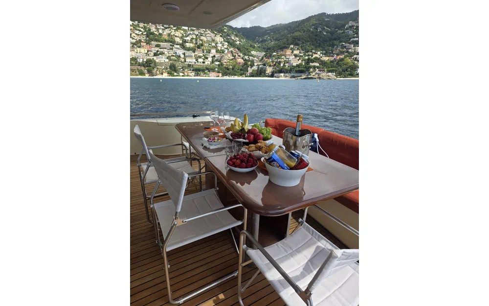 slider 25 Ferretti Altura 690