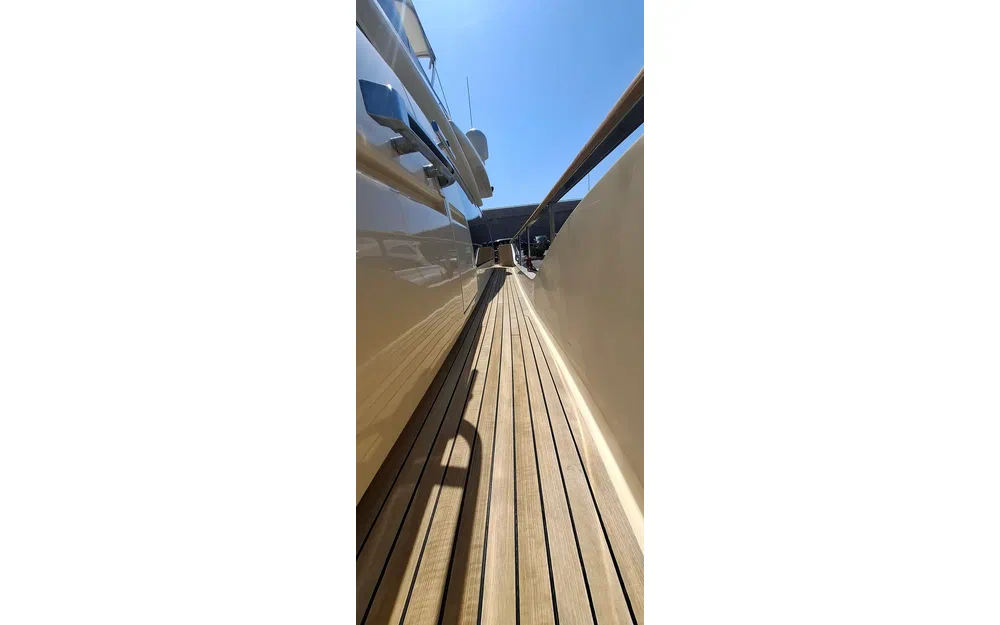 slider 11 Ferretti Altura 690