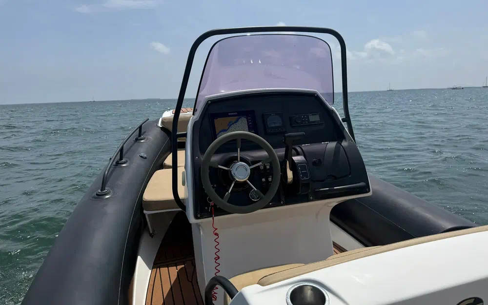 slider 3 Grand Golden Line G650