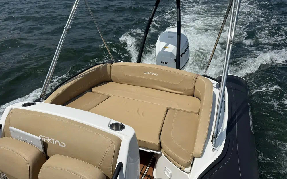 slider 4 Grand Golden Line G650