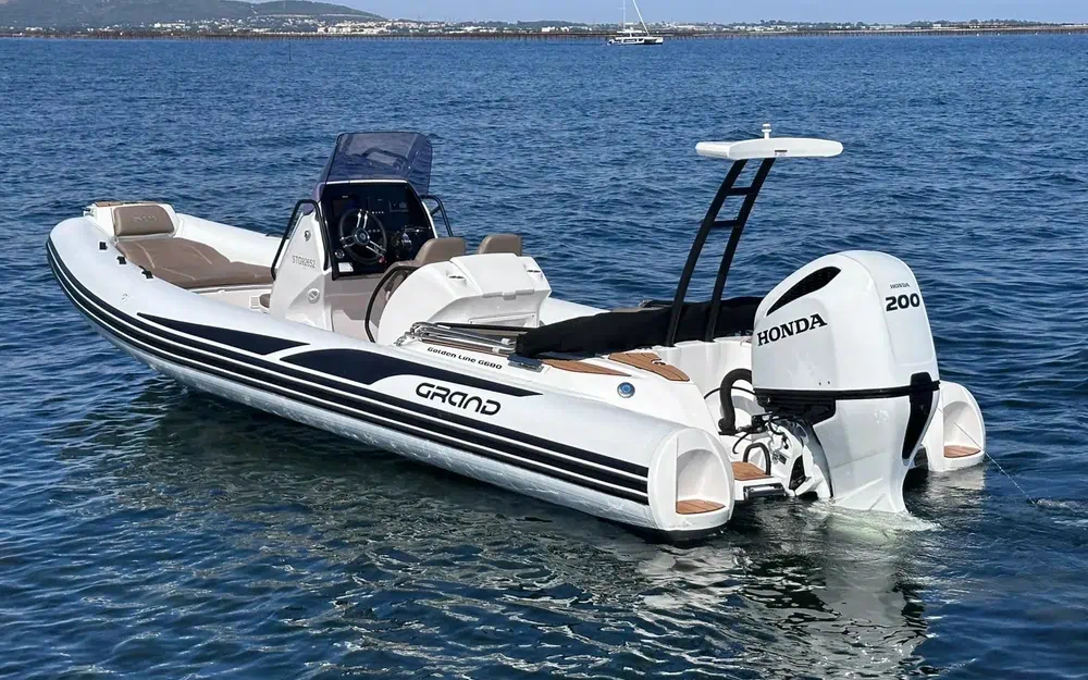 slider 1 Grand Golden Line 680