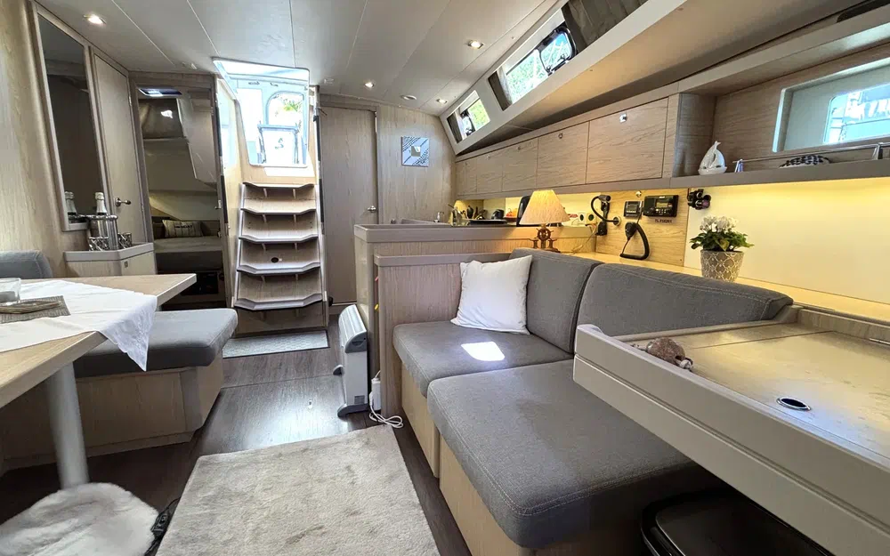 slider 10 Beneteau Oceanis 45