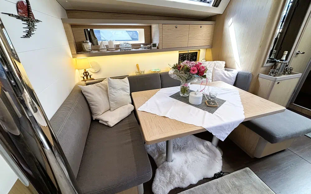 slider 12 Beneteau Oceanis 45