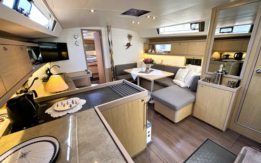 slider 13 Beneteau Oceanis 45