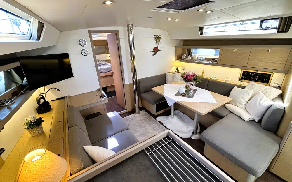 slider 15 Beneteau Oceanis 45