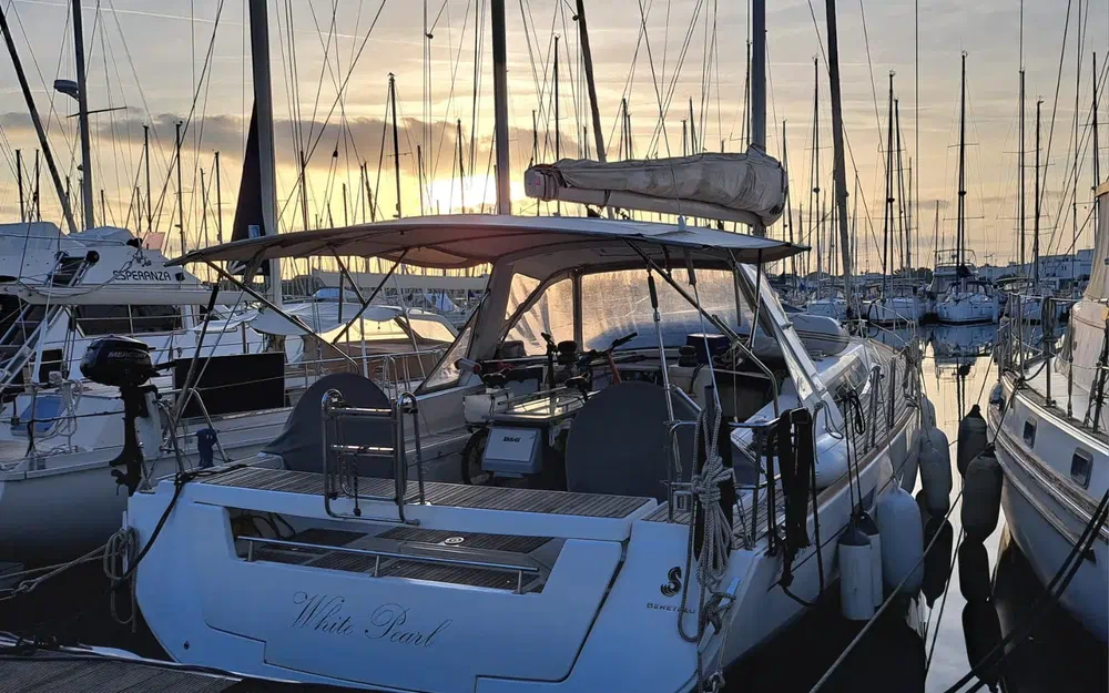 slider 1 Beneteau Oceanis 45