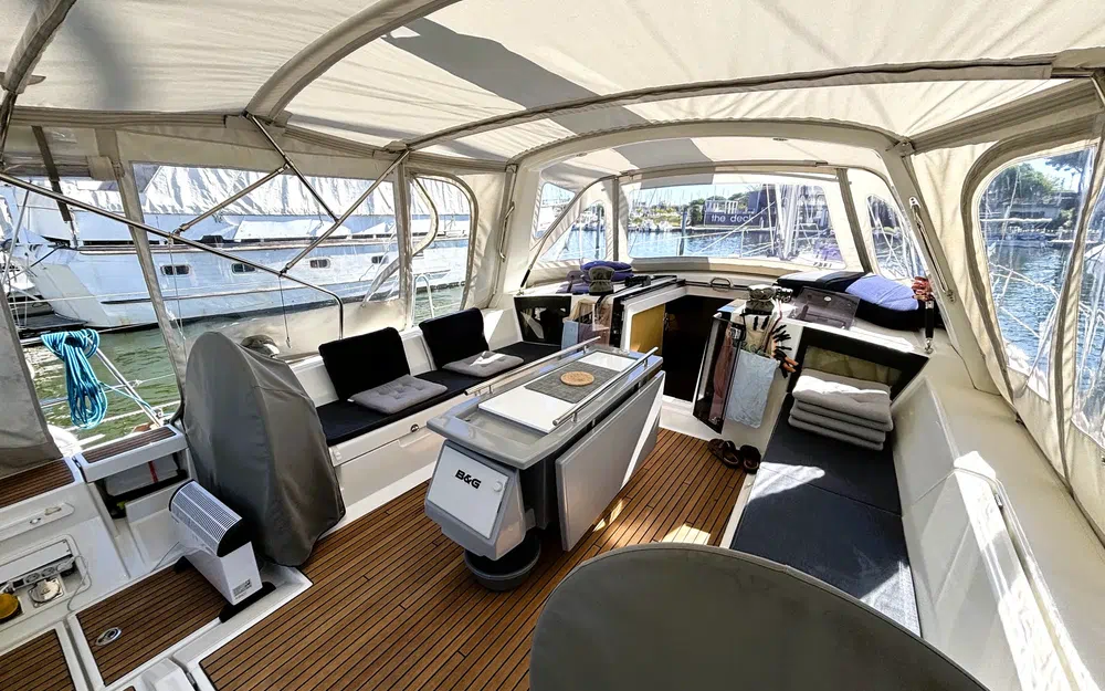 slider 1 Beneteau Oceanis 45