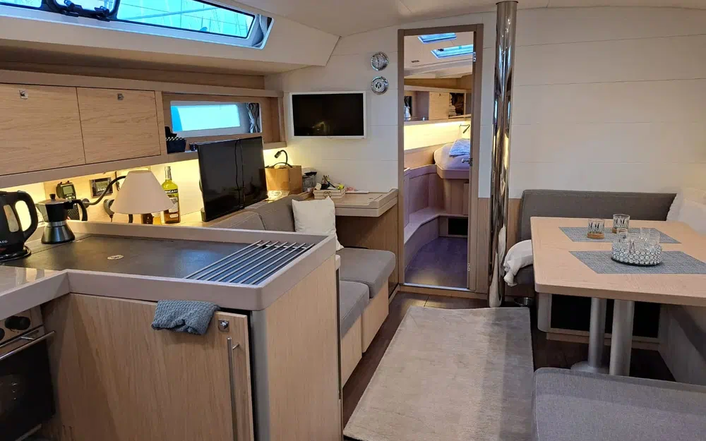 slider 6 Beneteau Oceanis 45