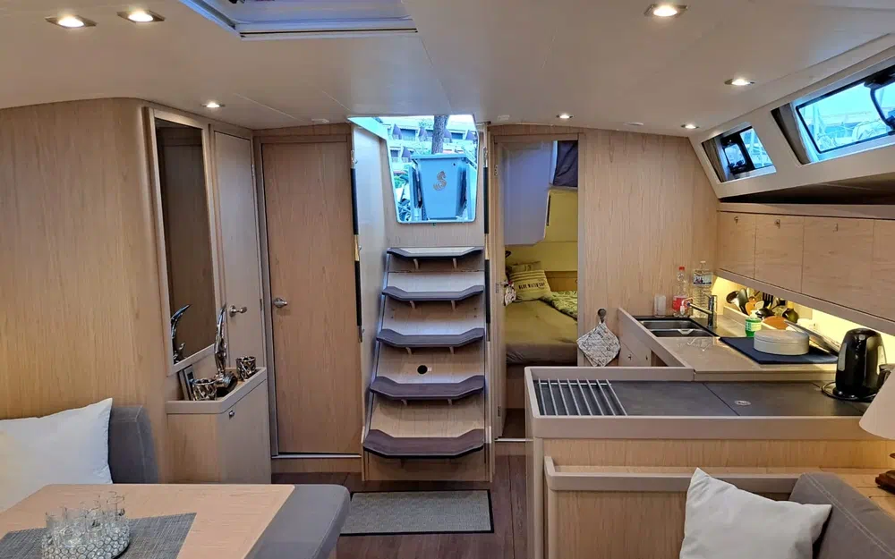 slider 8 Beneteau Oceanis 45