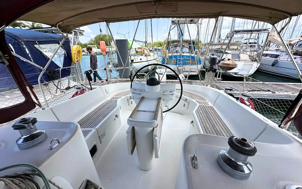slider 1 Beneteau Oceanis 411 Clipper