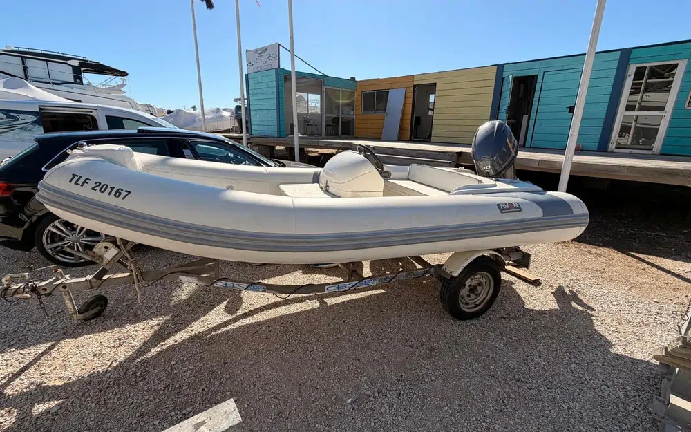 slider 0 Avon Seasport 400 DL